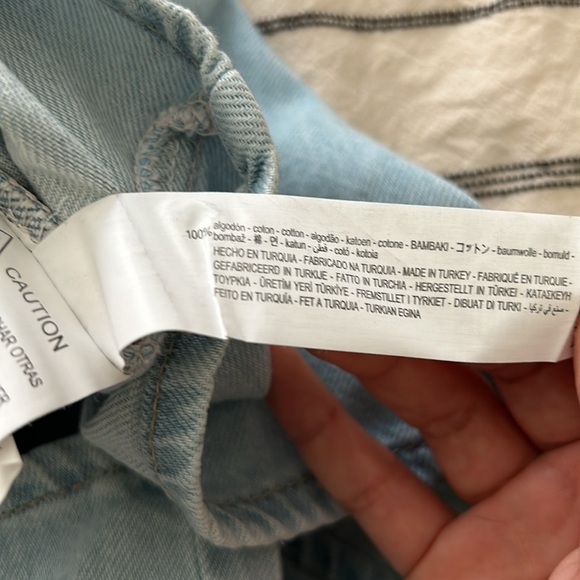 Zara 11-12 chambray Buttoned Front Vest. - Picture 7 of 7